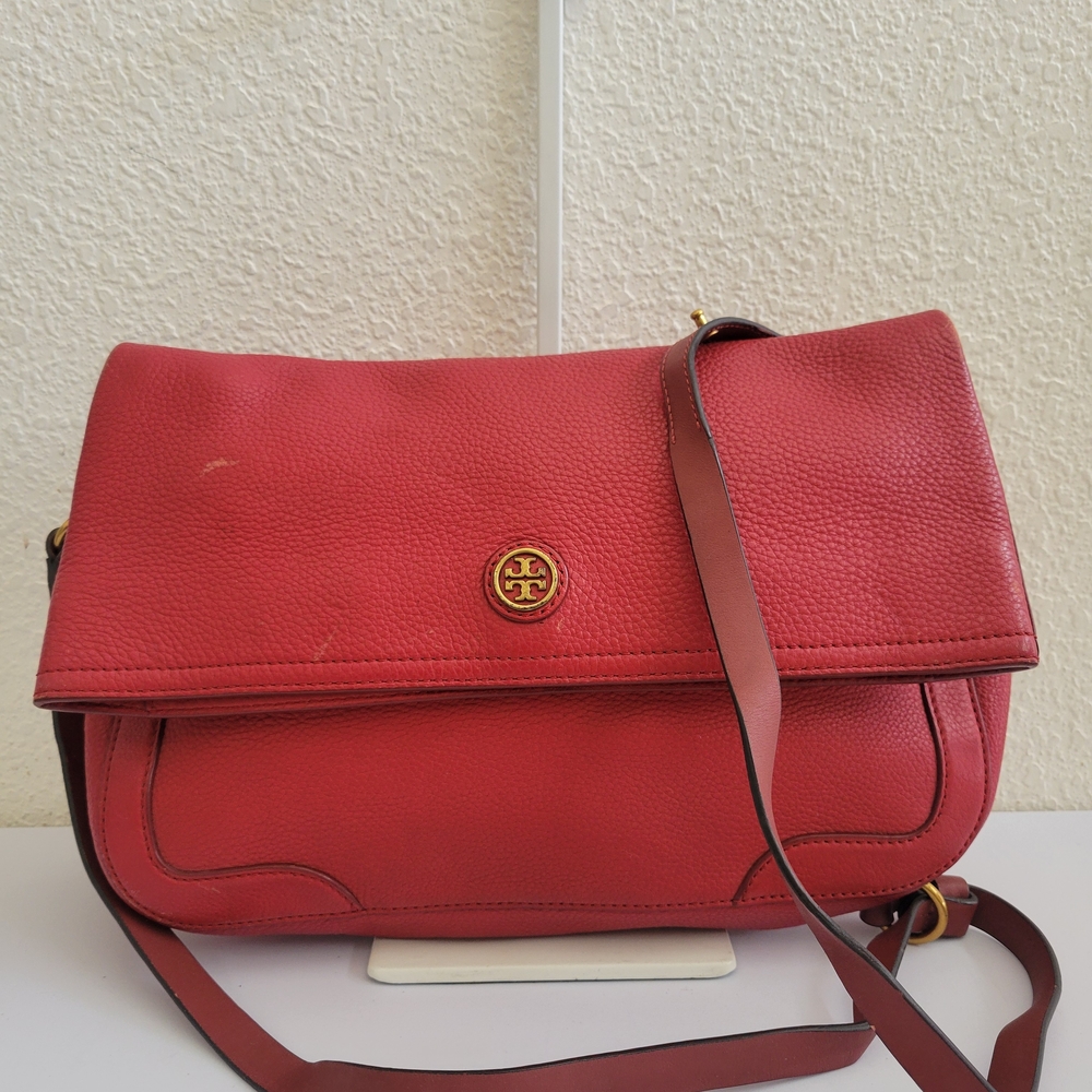 TorryBurch Red Pebbled Leather Crossbody BagTorryBurch Red Pebbled Leather Cross